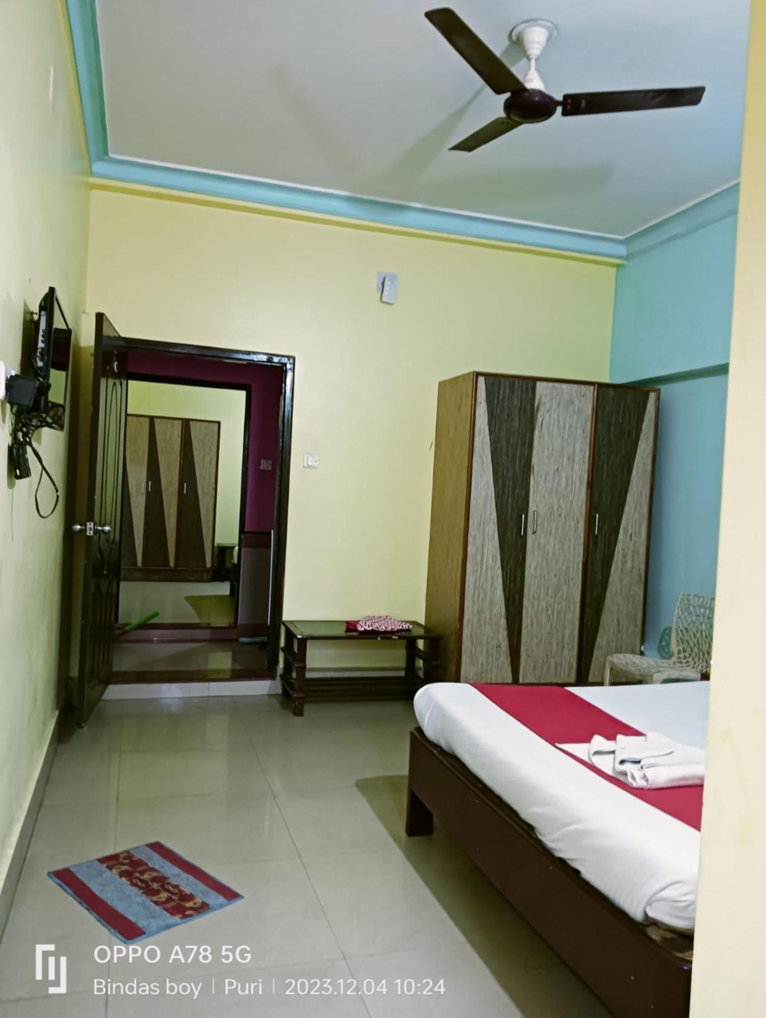 Hotel D2 Holiday Inn -Near Niladri Sea Beach - Puri - Official Verified Екстериор снимка