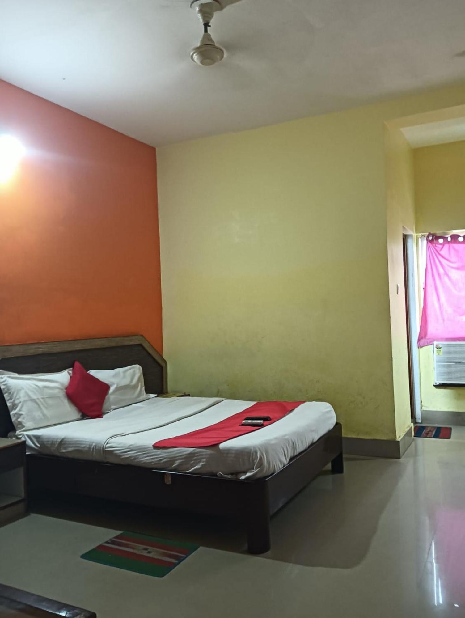 Hotel D2 Holiday Inn -Near Niladri Sea Beach - Puri - Official Verified Екстериор снимка