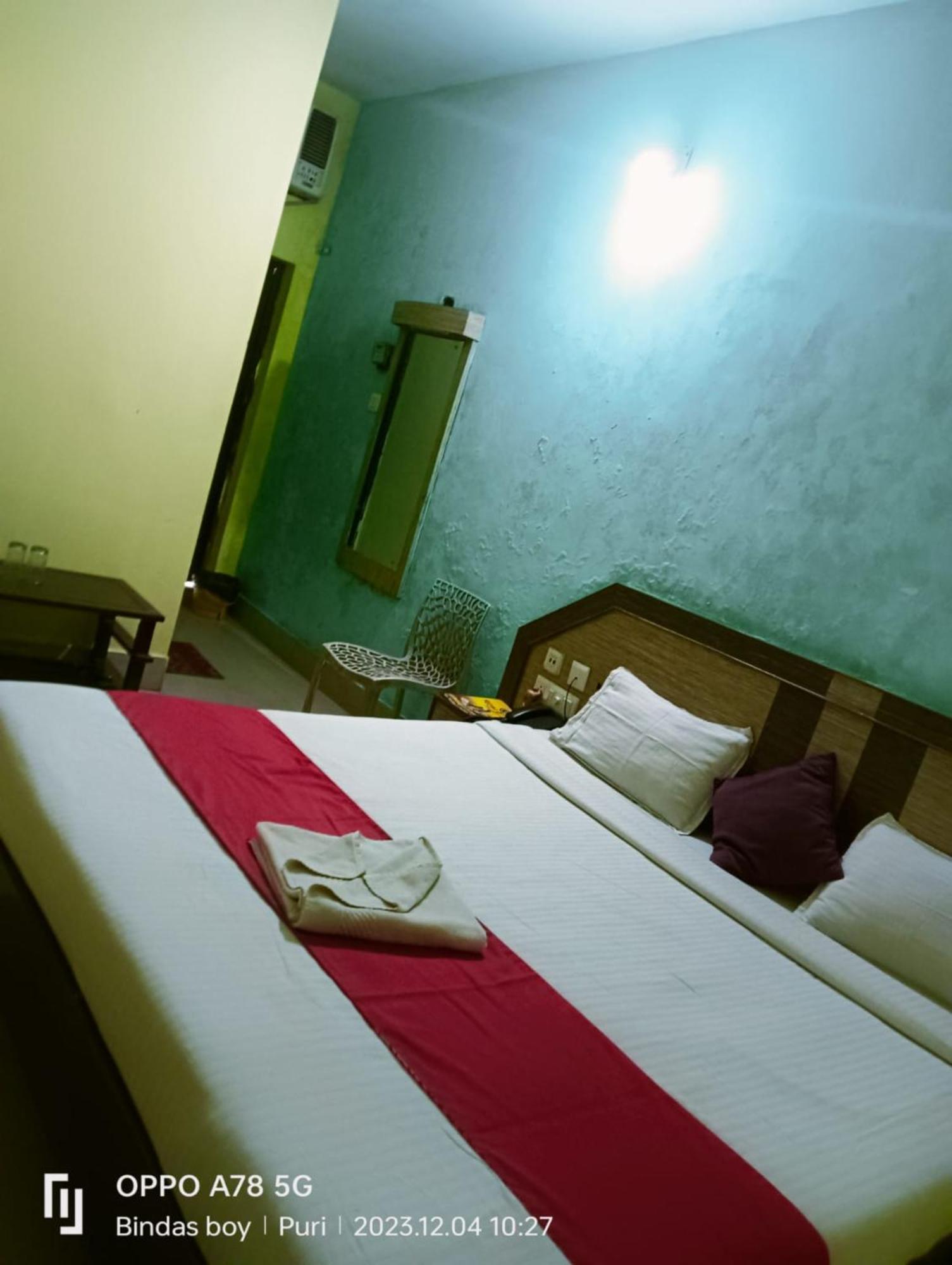 Hotel D2 Holiday Inn -Near Niladri Sea Beach - Puri - Official Verified Екстериор снимка