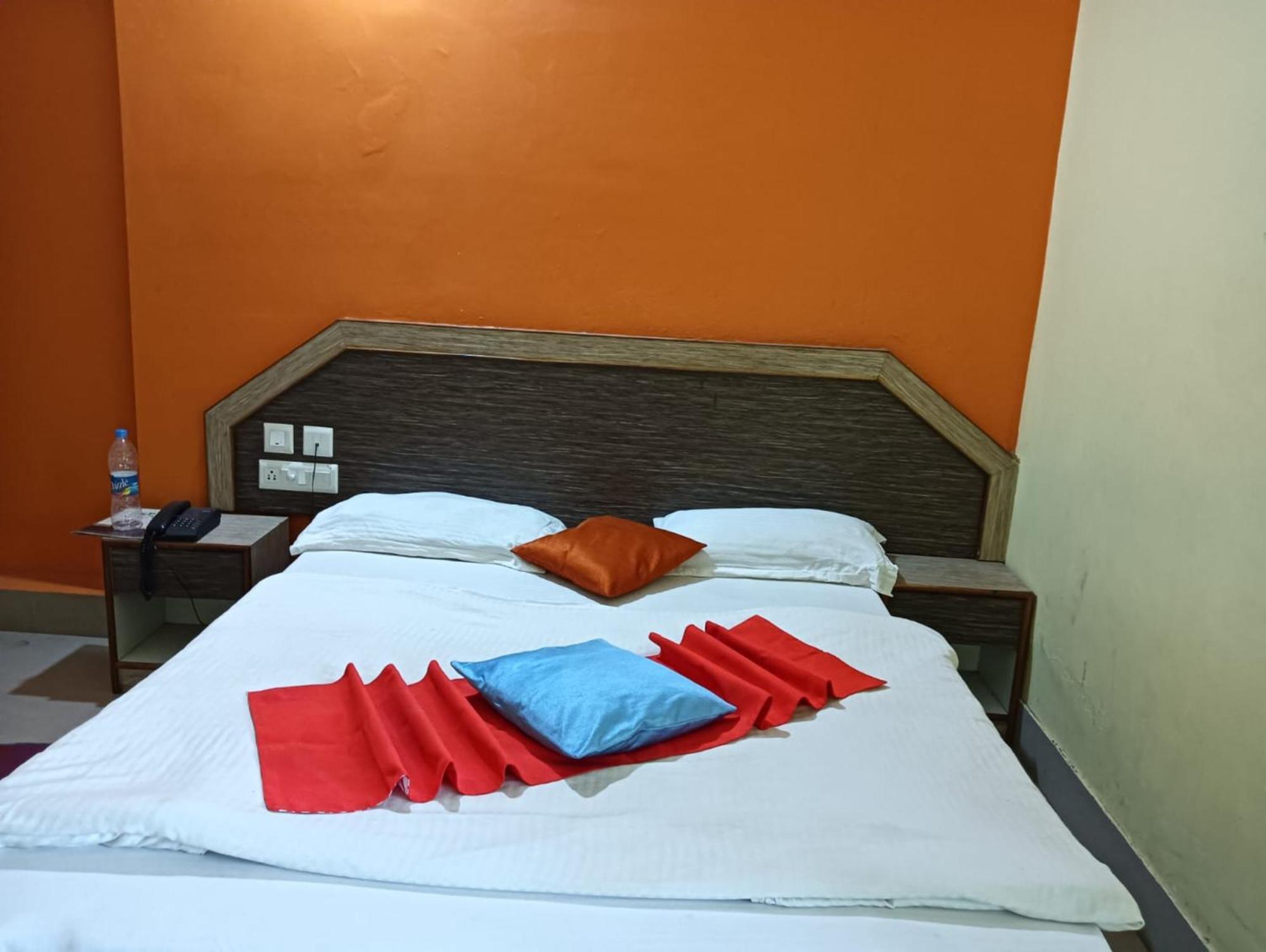 Hotel D2 Holiday Inn -Near Niladri Sea Beach - Puri - Official Verified Екстериор снимка